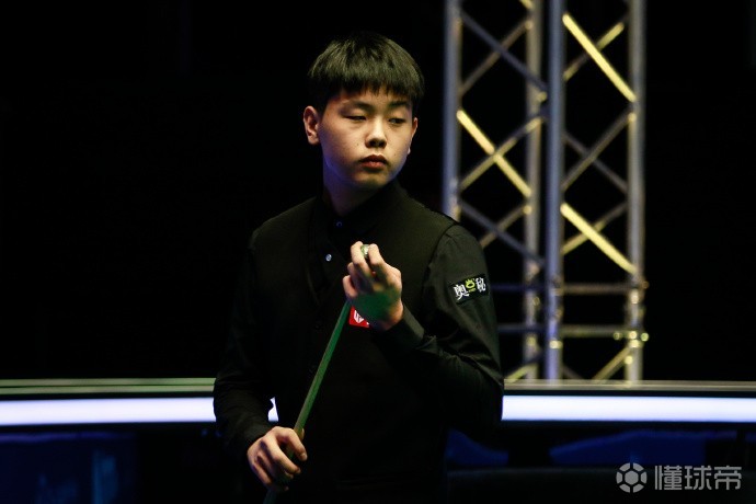 多名年轻球 多名年轻球